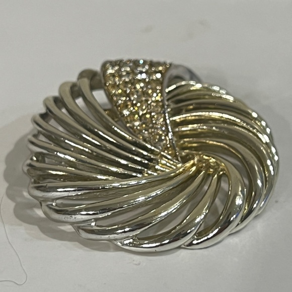 Vintage Marbourx ( Marcel Boucher) Brooch stamped # 649  Silver tone Rhinestones - Picture 5 of 7